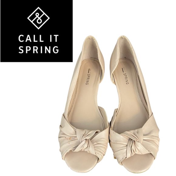 Call It Spring Bow Wedges - Size 8 - Picture 1 of 12